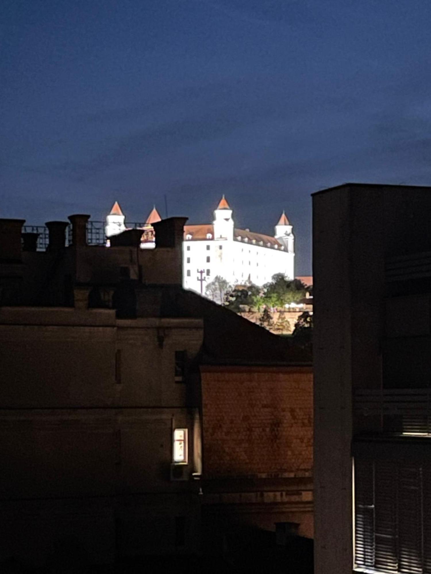 Old Town Apartment Black 브라티슬라바 외부 사진